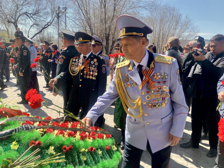 "Салют Победы": Бурятия почтила память героев Великой Отечественной войны