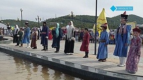 В Бурятии прошел фестиваль национальных костюмов В Бурятии прошел фестиваль национальных костюмов